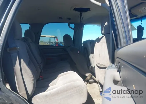 2004 Chevrolet Tahoe Ls z USA, uszkodzony, nr VIN 1GNEC13VX4J189791